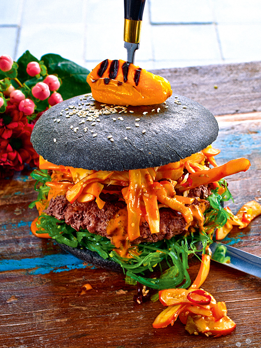 Darth Vader Surf & Turf: Burger im schwarzen Brötchen